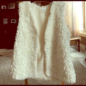Women's Vest. Faux fur - Cream