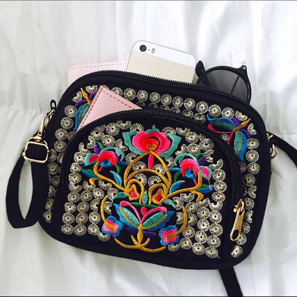 •Shanghai Embroidered Crossbody• - Picture 4 of 8