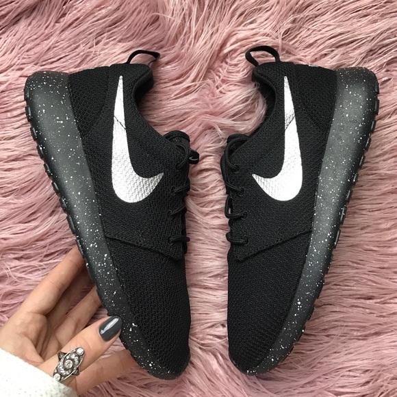 Nike Shoes - NWT Nike ID roshe black on black Oreo