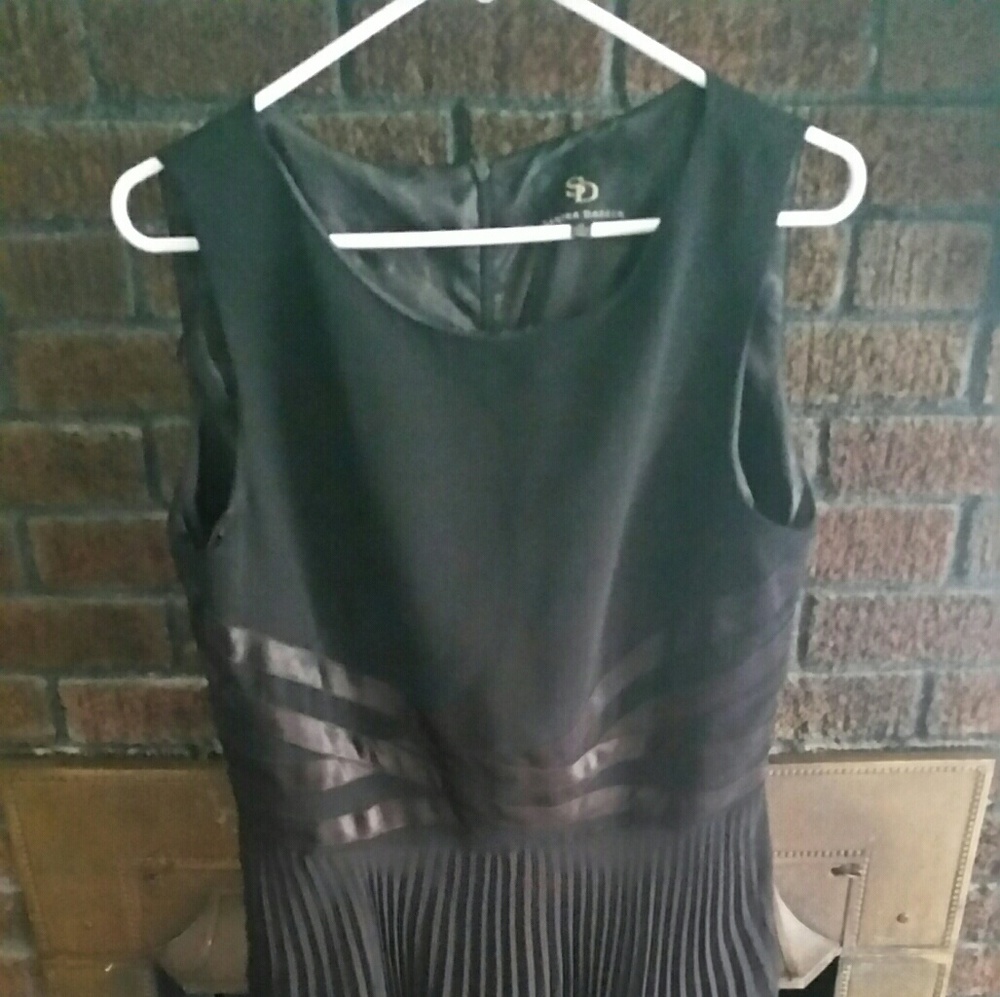 Sandra Darren flowing dress