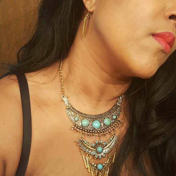 Gold tone turquoise tribal necklace - Picture 2 of 3