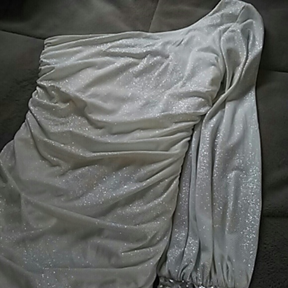 Dress - Picture 3 of 5