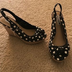 American eagle 6.5 polka dot peep toe wedge