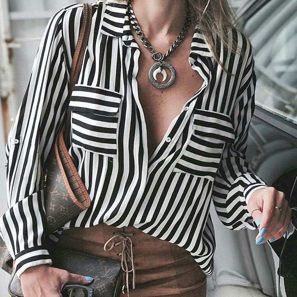 🖤White and black stripes top🖤