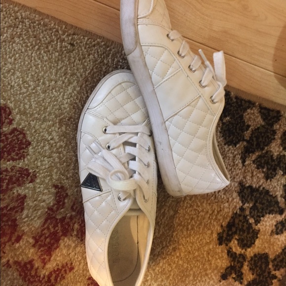 White Guess shoes - Picture 3 of 4