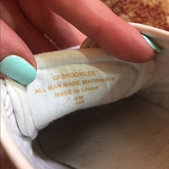 White Guess shoes - Picture 4 of 4