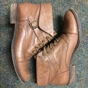 Steve Madden booties!