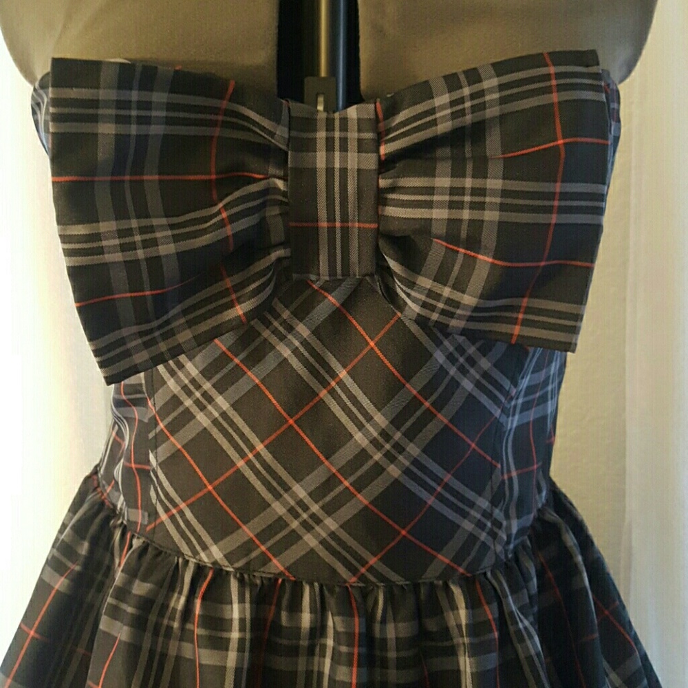 Cute strapless Plaid dress with bow