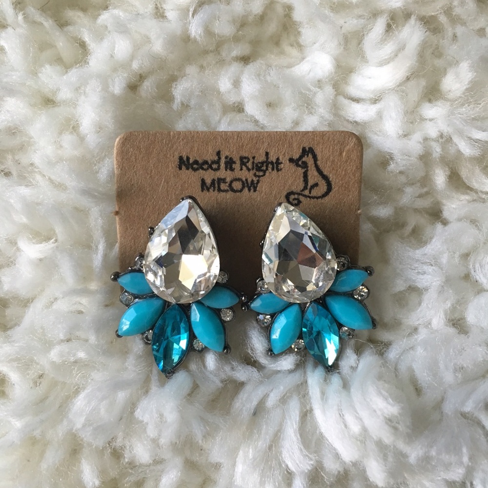 💜3 for $10💜Blue rain drop earrings