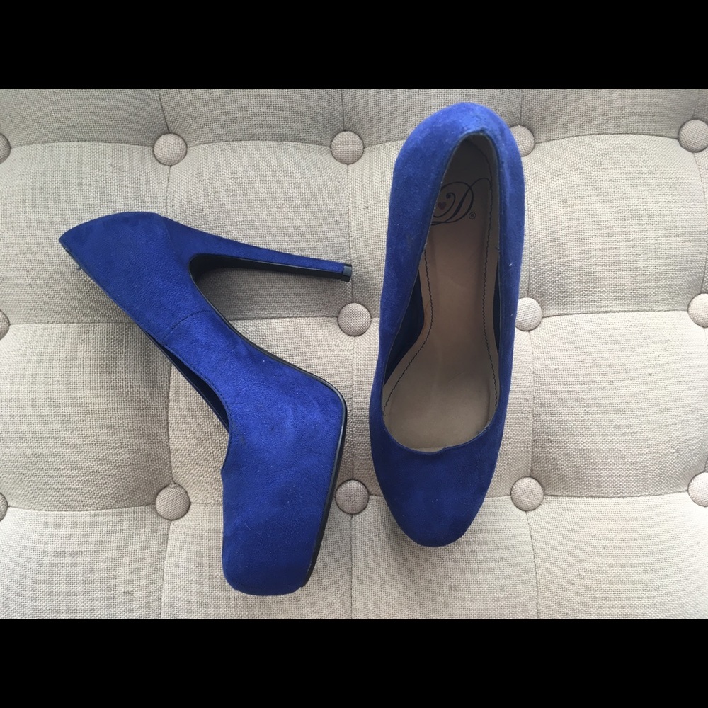Fun blue pumps | hardly worn! 💕