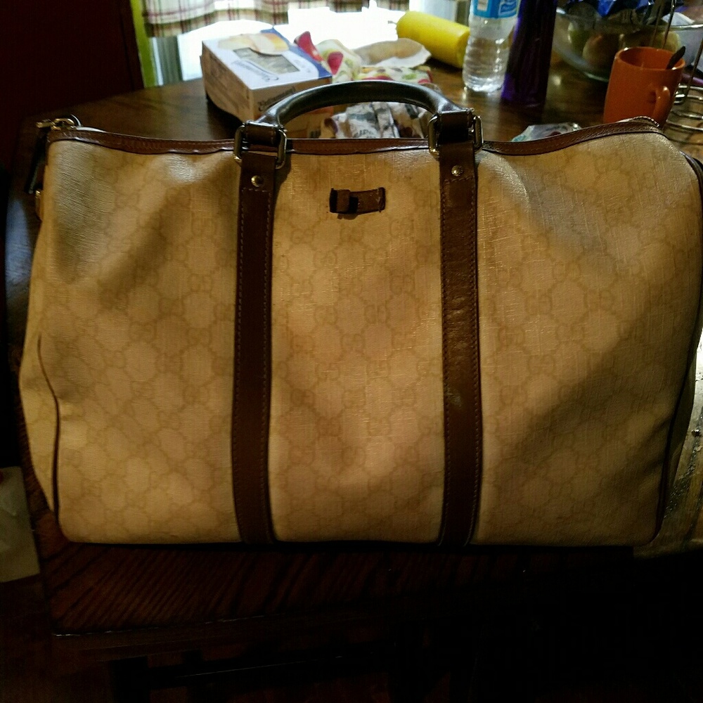 AUTHENTIC GUCCI POCKETBOOK