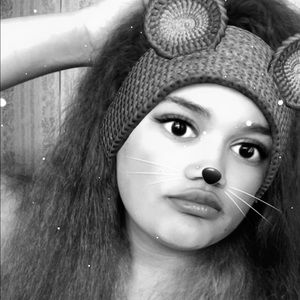 Meet your Posher, Charma