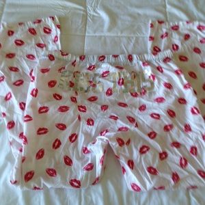 🔥SALE🔥"Kiss This" pj bottoms
