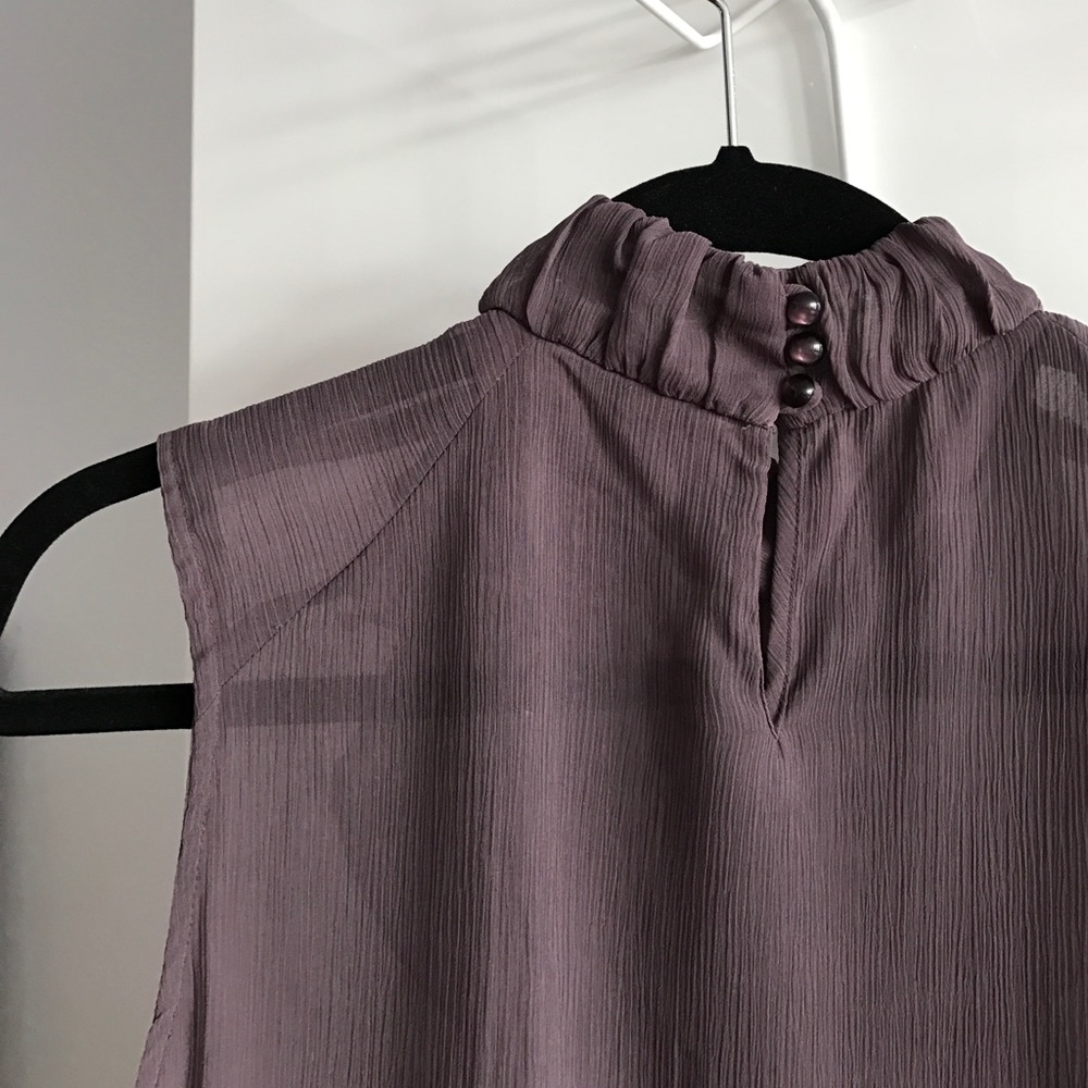 Max Azria Ruffle Top - Picture 3 of 4
