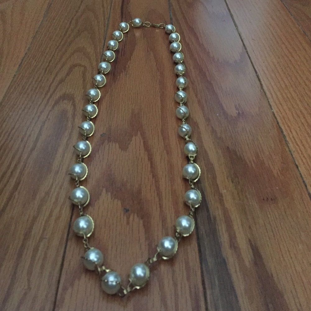 Gold and pearl necklace