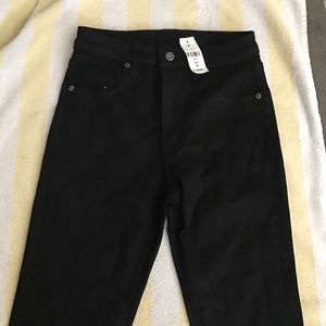 Black carmar skinny jeans!! no returns or exchange