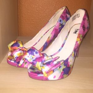 Fioni Mult-colored Floral Stilleto Pink Heels Sz 8