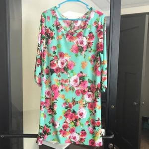 Women's medium floral tunic dress.