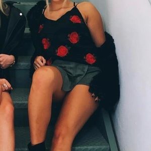 Selling black rose top no returns or exchanges :)