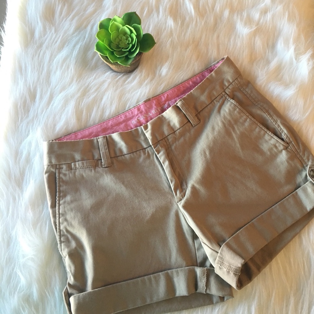 Banana Republic khaki cuffed shorts