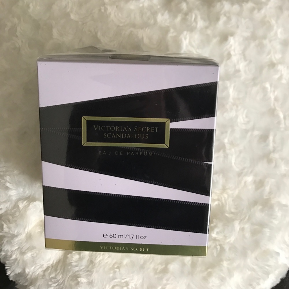 Victoria's Secret SCANDALOUS Eau De Parfum