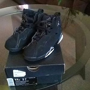 Little girls Jordan True Flight size 11