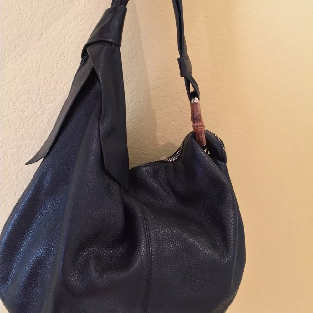Gucci Bamboo Ring Black leather hobo bag.