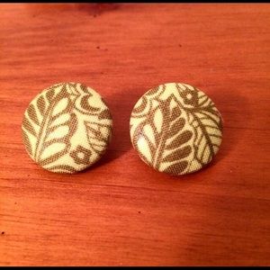 Button post earrings