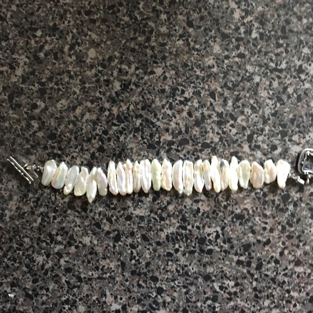 Handmade Pearl bracelet - Picture 2 of 2