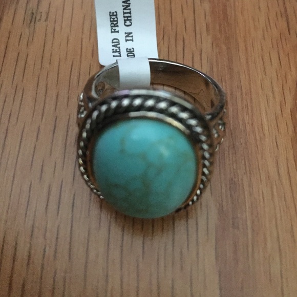 Silver ring - Picture 2 of 3