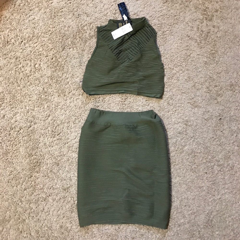 Bebe body con crop top and bottom