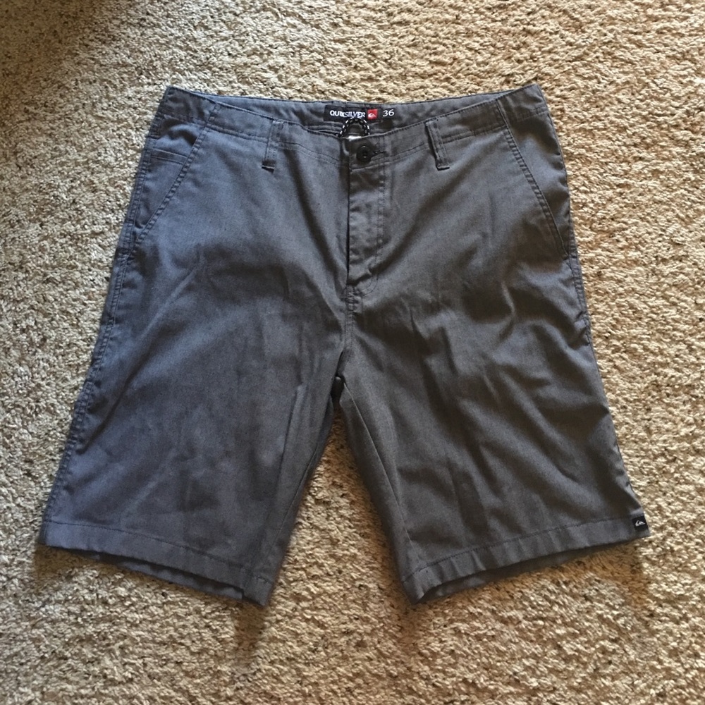 Men's quicksilver shorts like new 💕
