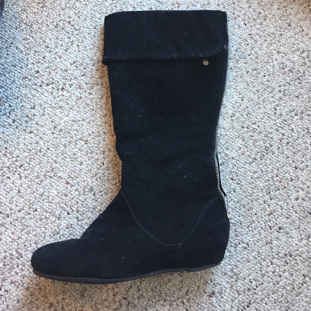 Black boots