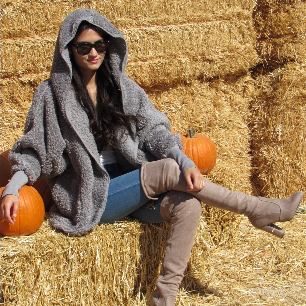 *Restocked* Nordic Beach Fluffy Jacket - Picture 4 of 6