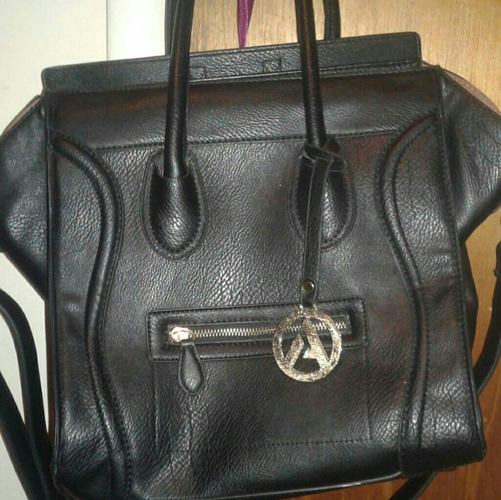 Structured large tote