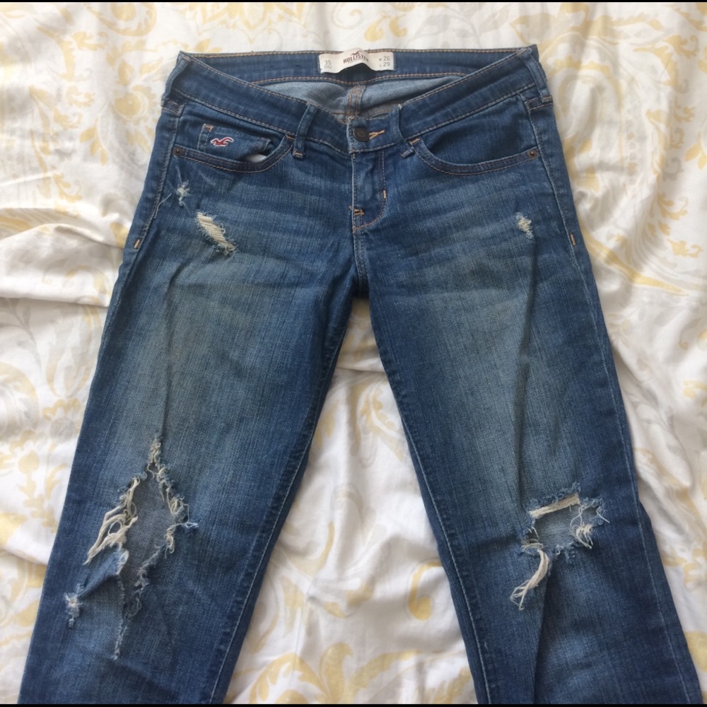 Hollister distressed skinny jeans