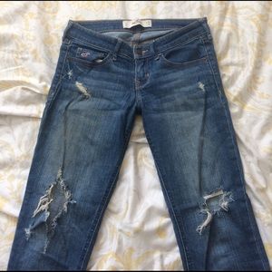 Hollister distressed skinny jeans