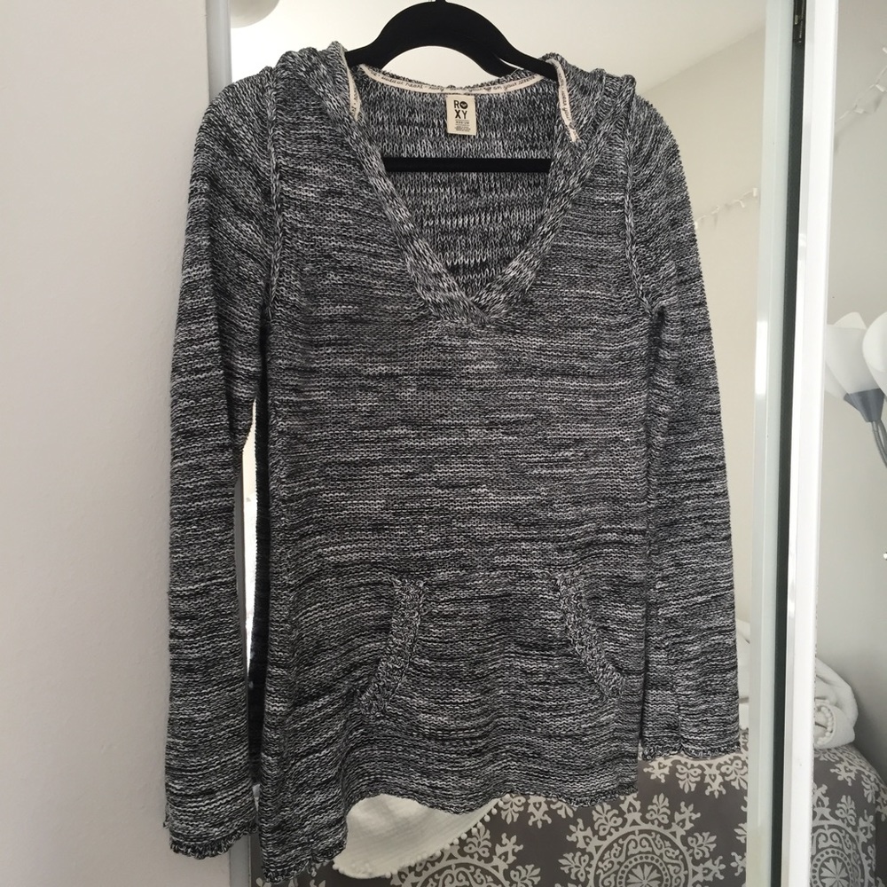 Roxy sweater wth hood