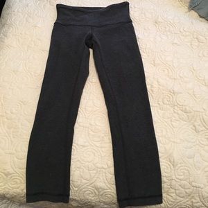 Gray Lulu Lemon cropped leggings