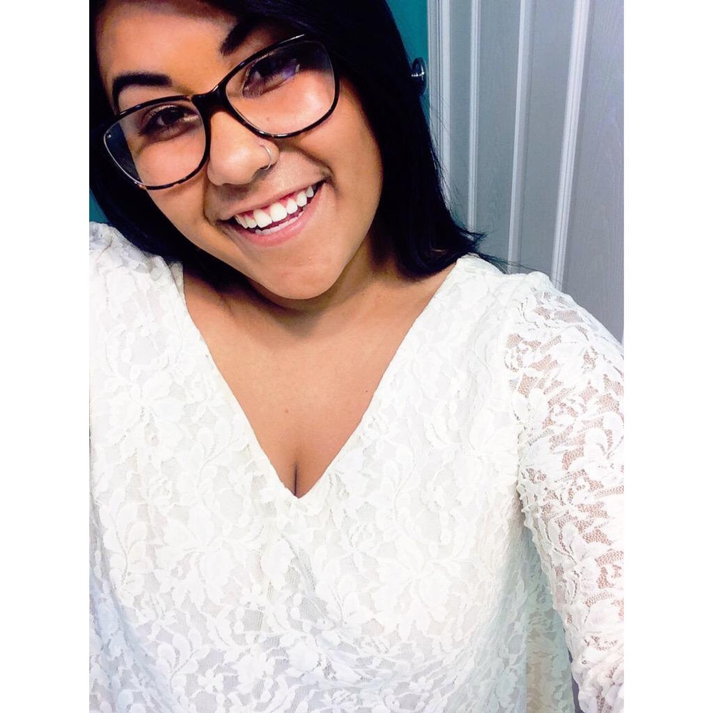 Meet your posher Julisa