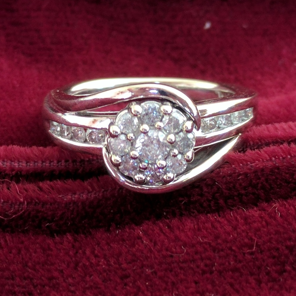 10k white gold diamond ring