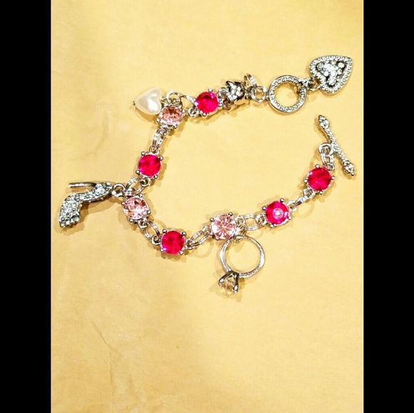 HANDMADE Bride-to-Be Rhinestone Charm Bracelet - Picture 3 of 6