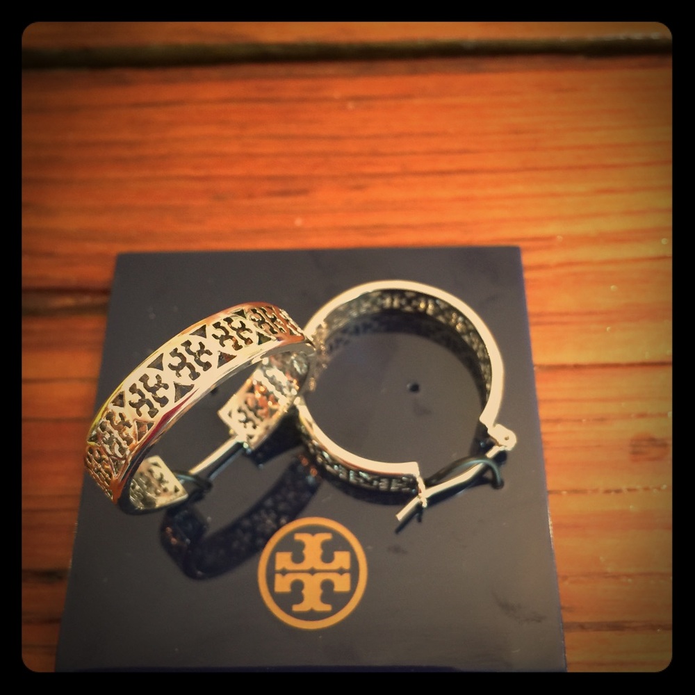 BNIB Tory Butch logo hoop earrings