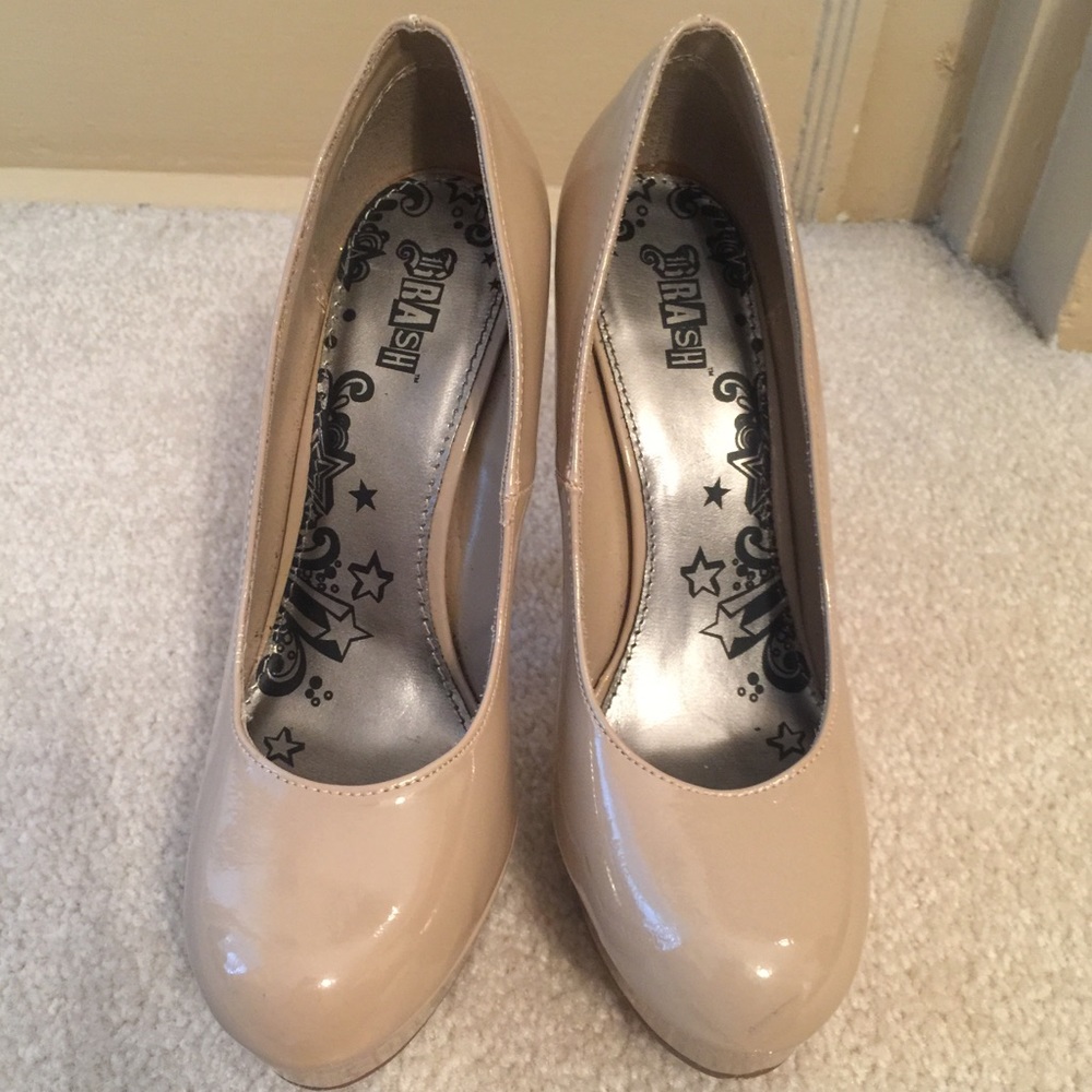 Nude stiletto heels size 9