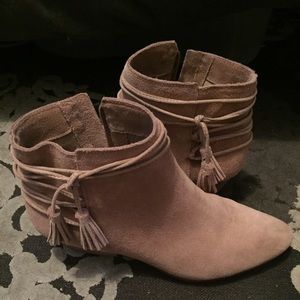 Vince Camuto Carlina bootie - 8M - only worn once!