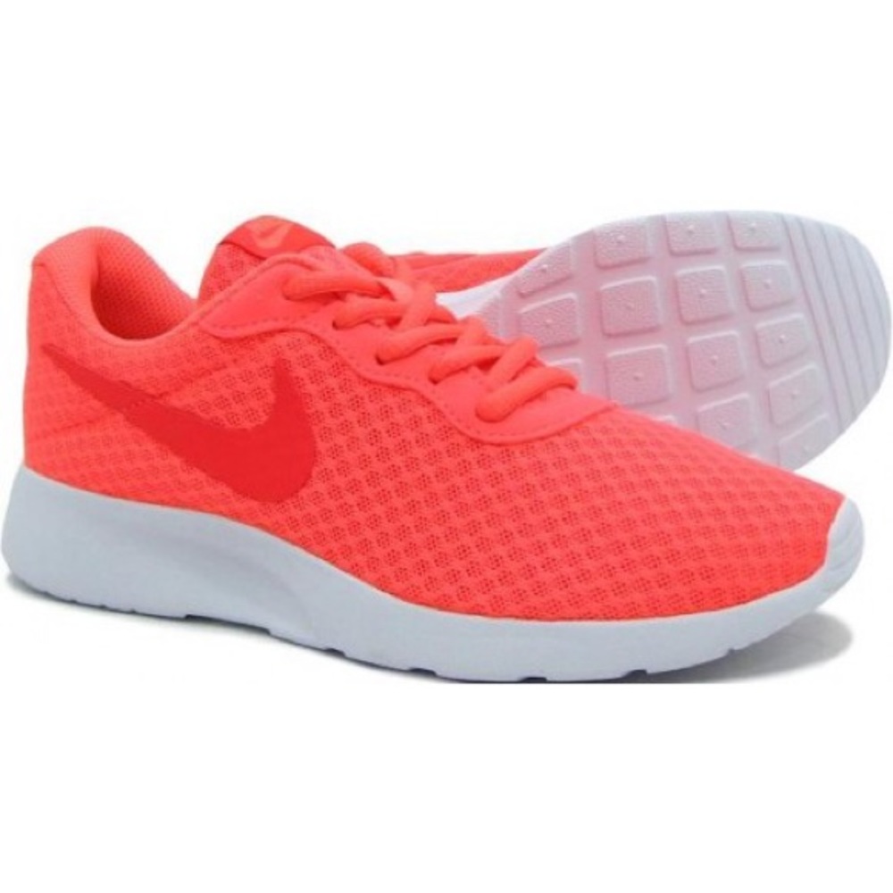 Authentic!!! Coral Nike tanjun sneakers womens - Picture 1 of 1