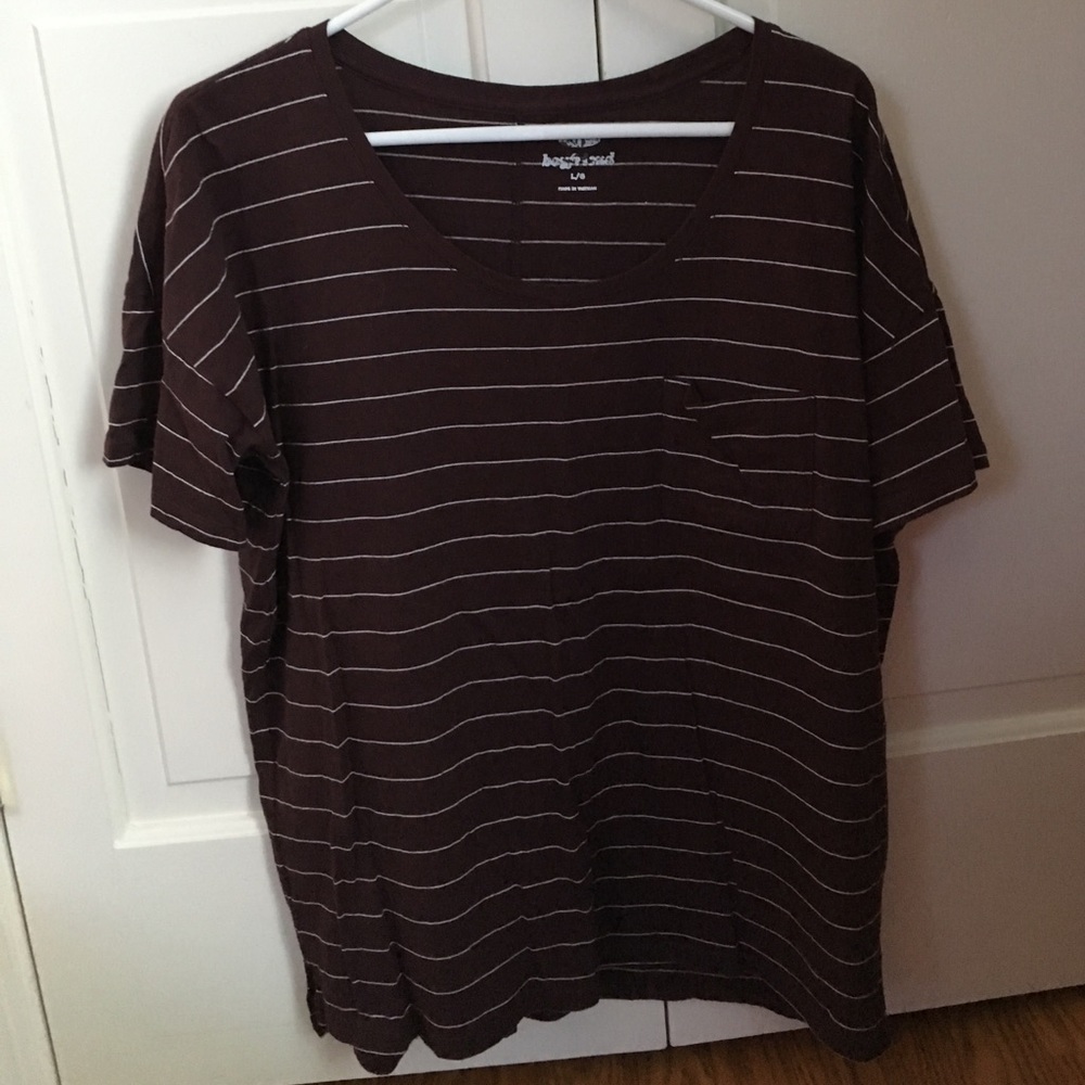 Old Navy boyfriend tee with pocket large