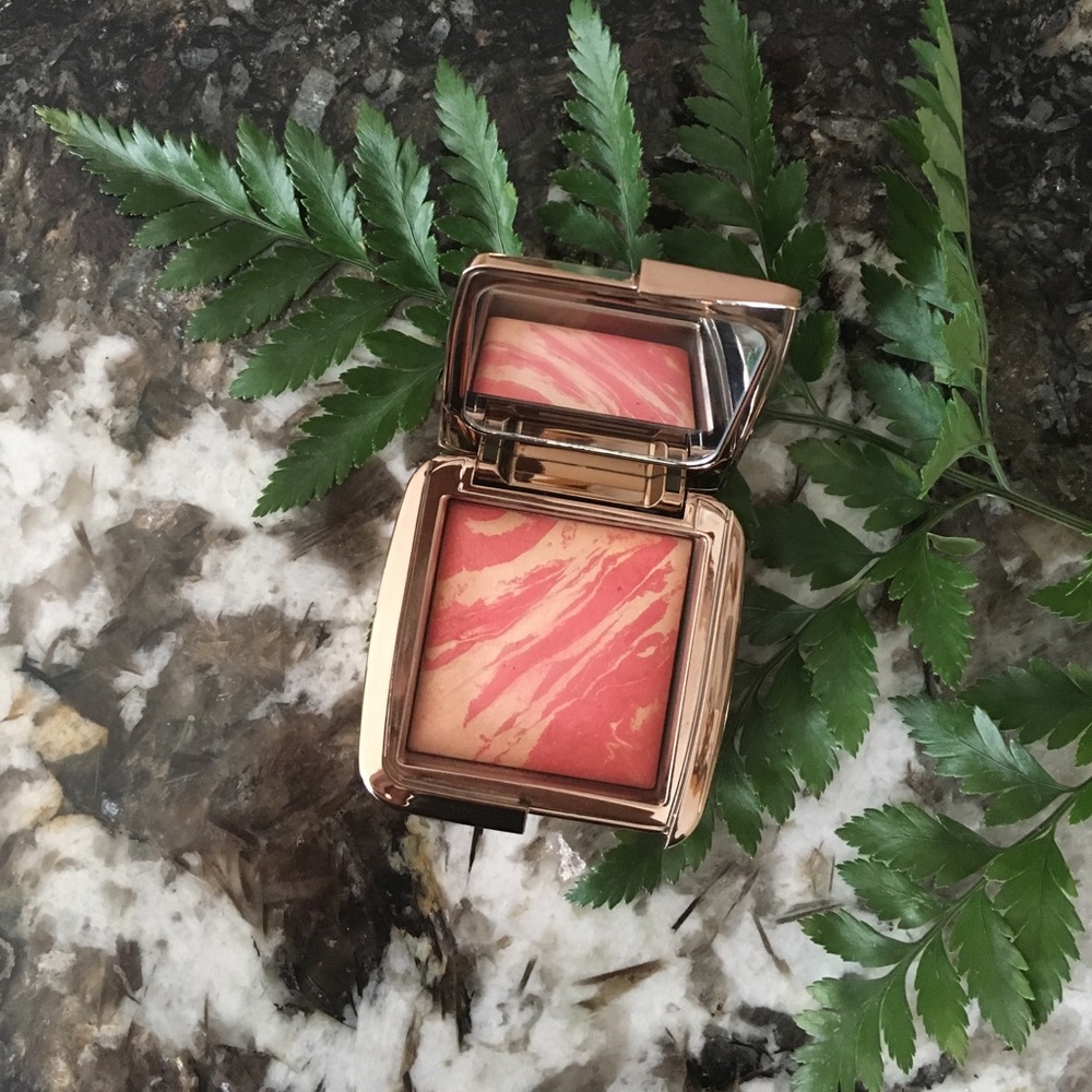 Hourglass Ambient Lighting Blush Diffused Heat
