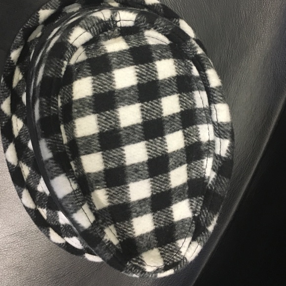 Hat - Picture 3 of 3