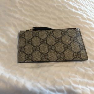 Gucci supreme card case authentic